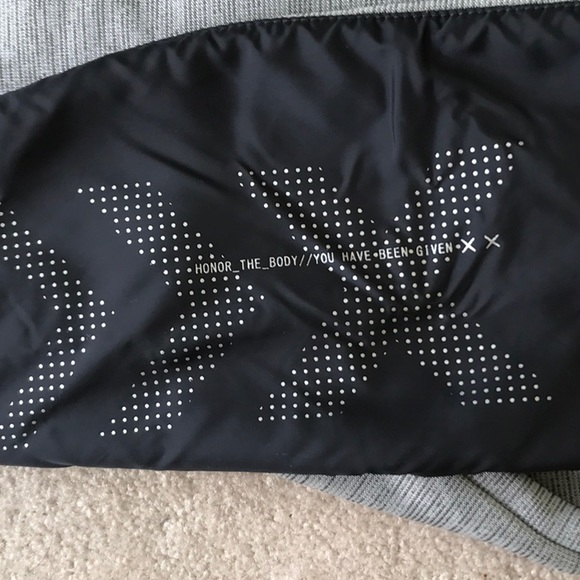 REEBOK BOYS SIZE 8 ACTIVE ATHLETE JACKET - Picture 8 of 9